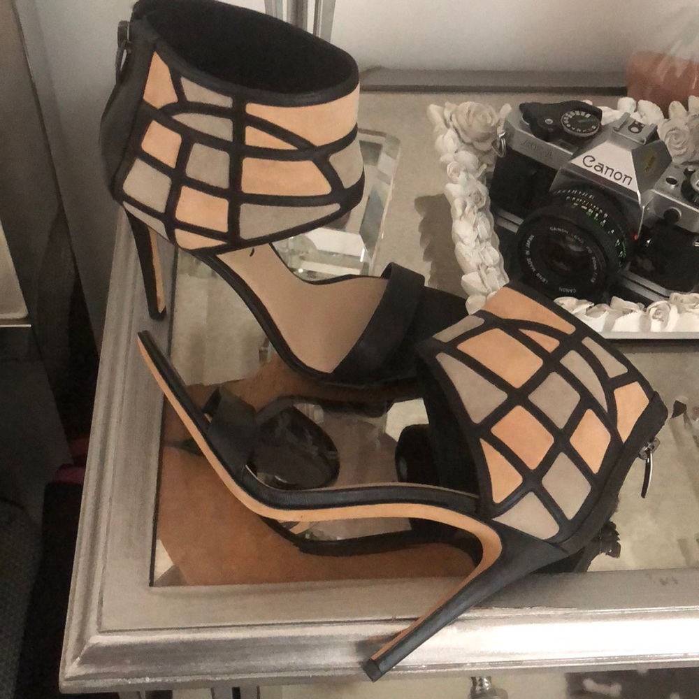 Via Spiga made in Italy leather & suede Tan heels